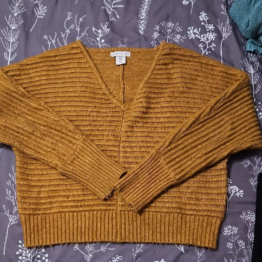 Sincerely Jules Golden V-Neck Cropped Sweater Women's Medium